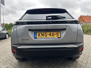 Peugeot E-2008